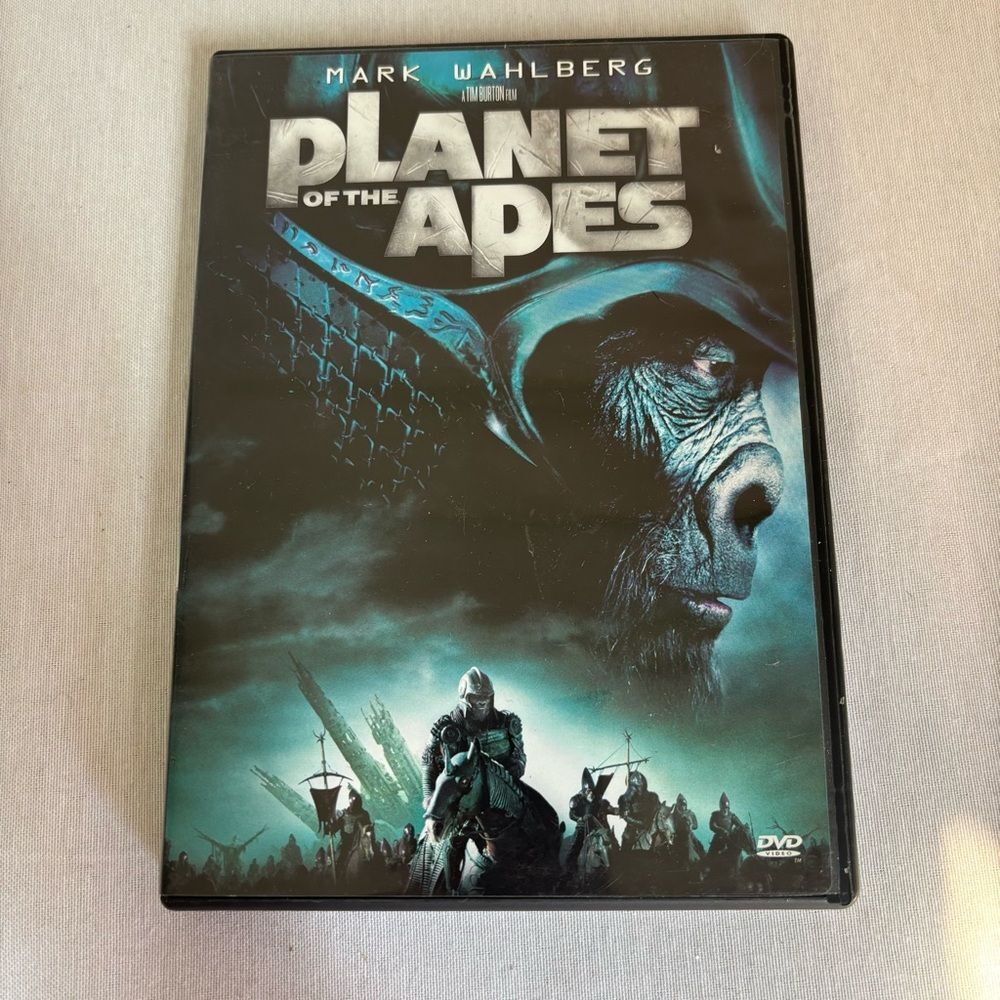 Planet of the Apes DVD 2001 Mark Wahlberg Sci-Fi Action Tim Burton Movie